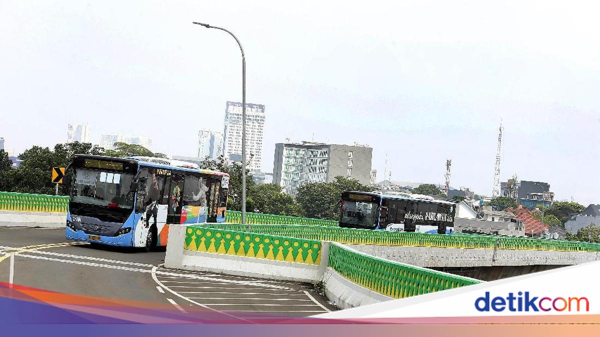 TransJakarta Blacklists Perpetrator of Sexual Harassment on 'Sky Route' Bus
