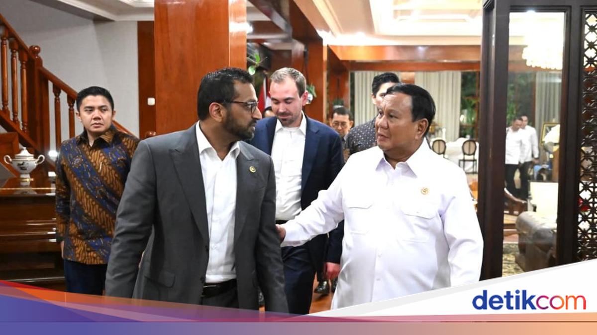 FBI Director Meets Prabowo, Returns Smuggled Indonesian Artefacts