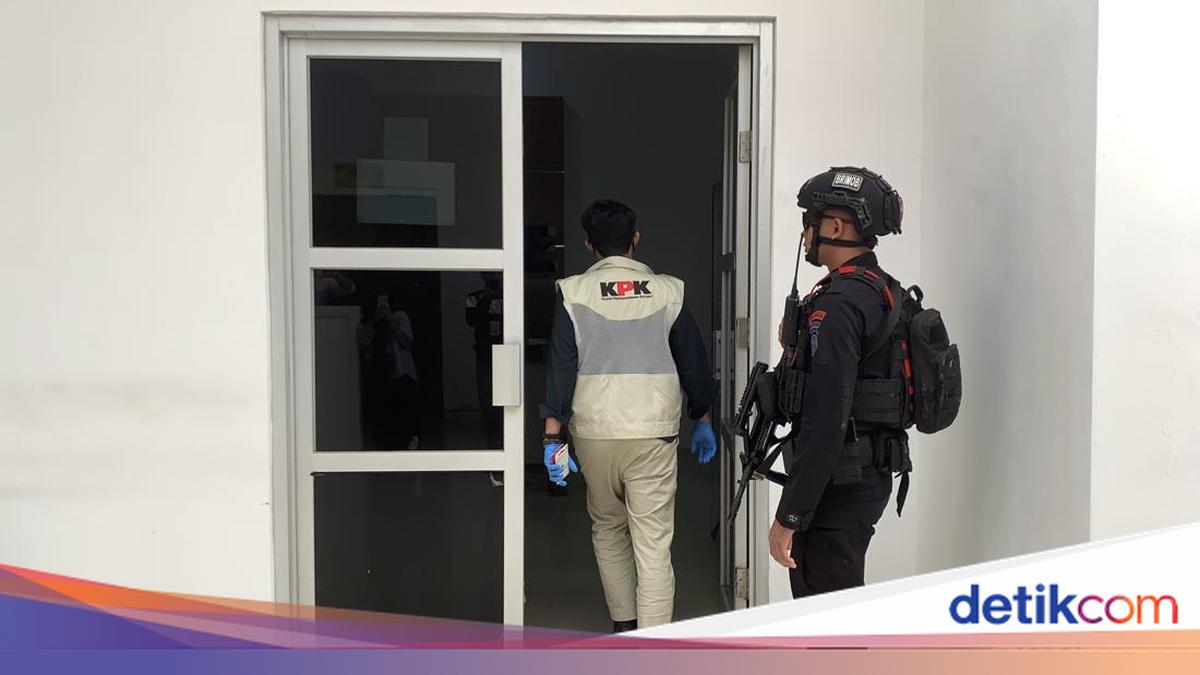 KPK Searches West Lombok Regent's Office in Graft Probe