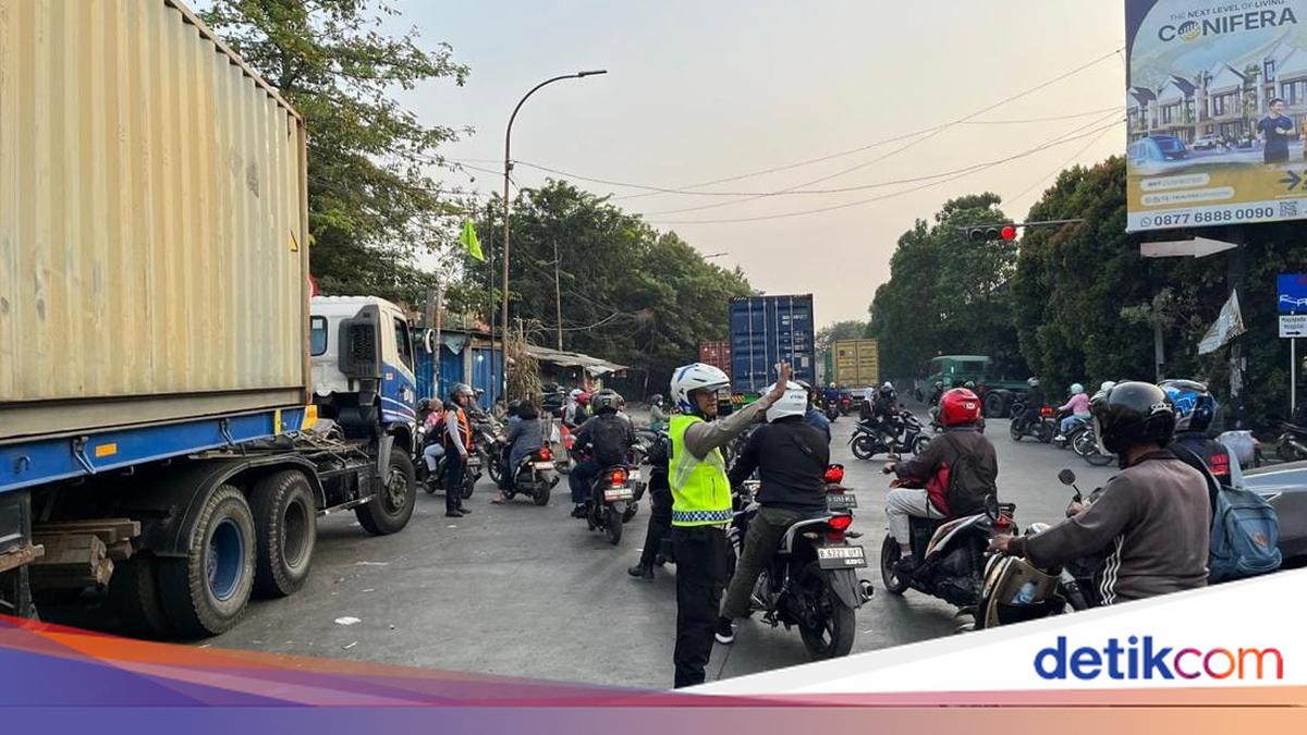 Pramono Reveals Horrific Cakung Congestion Caused by Imbalanced Container Flow