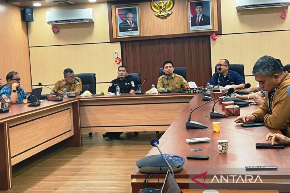 West Aceh Government Presents Videotron Investment to Business Actors