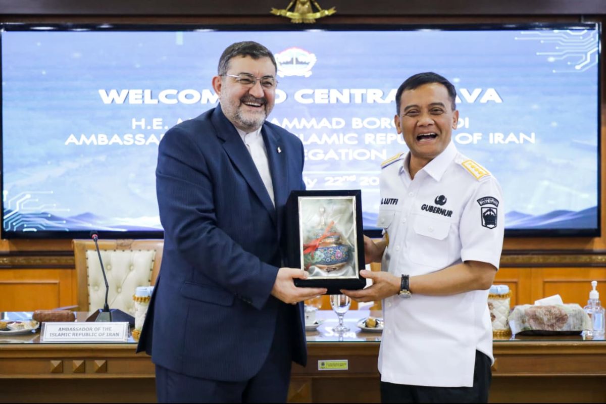 Central Java, Iran explore sister-province partnership