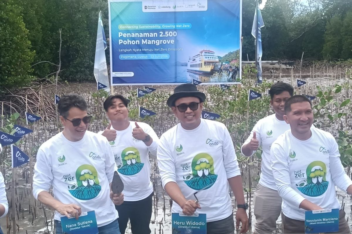 ASDP plants 2,500 mangroves along Central Sulawesi coastline