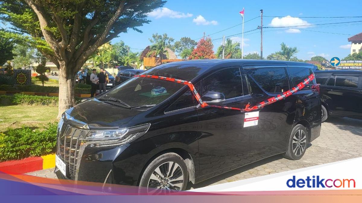 KPK Seizes Alphard Allegedly Used as Bribe for West Lombok Regent