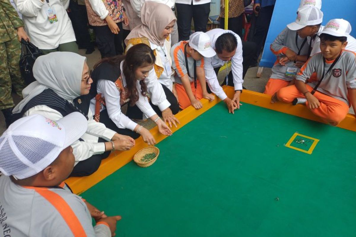 Minister PPPA: Traditional Games a Solution to Curb Children's Gadget Use