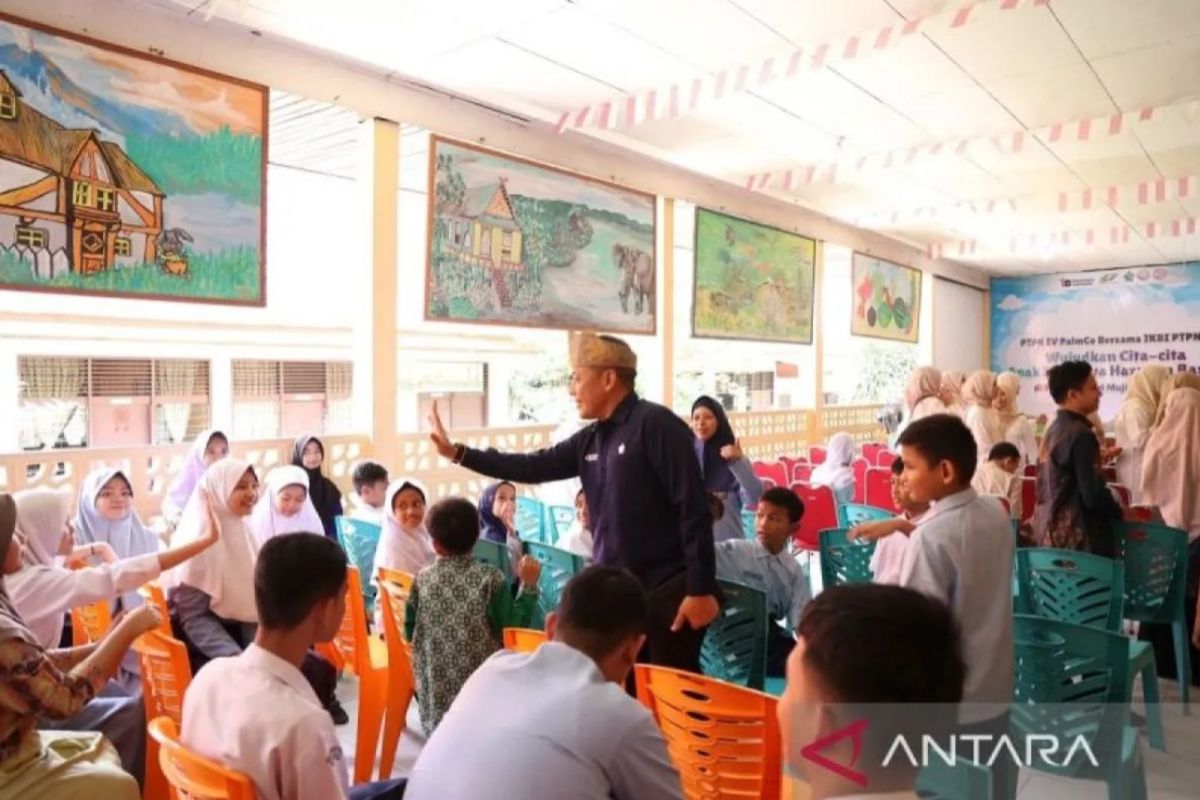 PTPN IV Distributes Rp264 Million for Education in Riau During First Half of 2026