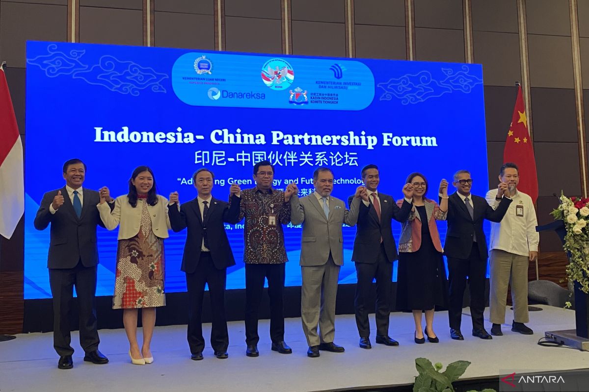 Indonesia and China Sign Three MoUs Worth 2 Billion US Dollars