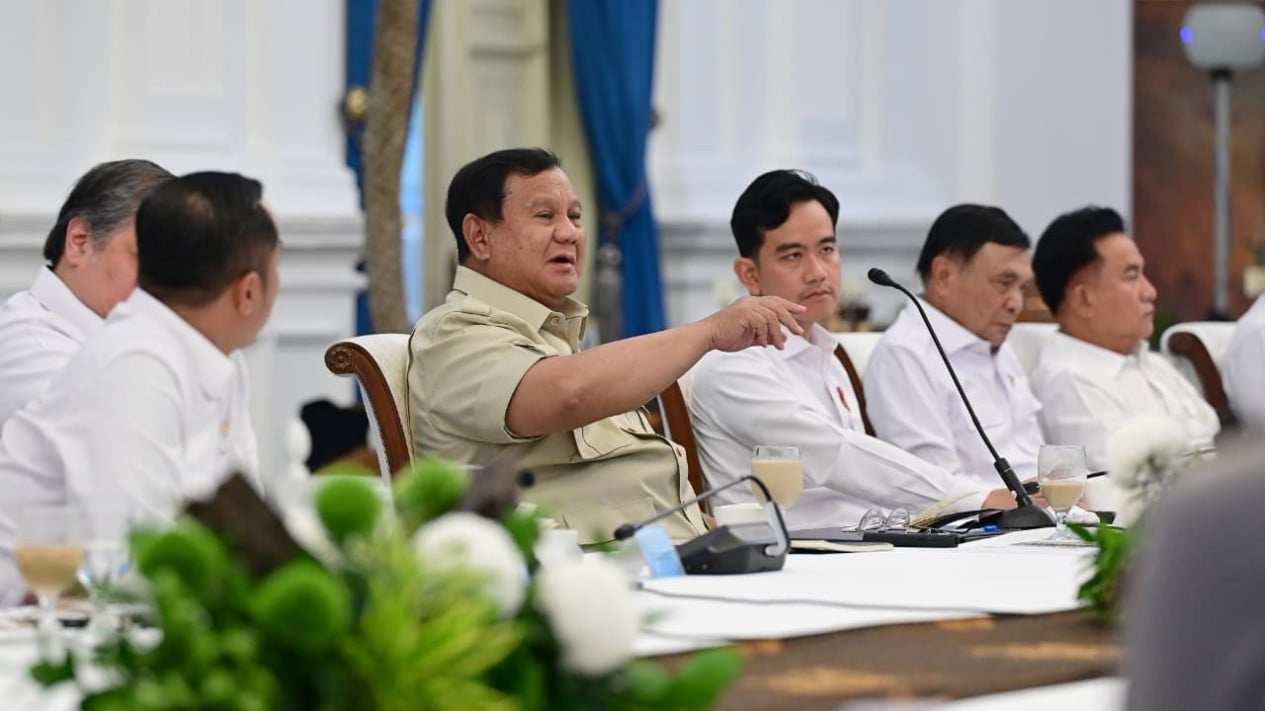 Prabowo Instructs TNI-Polri to Support 'Red and White' Village Cooperatives