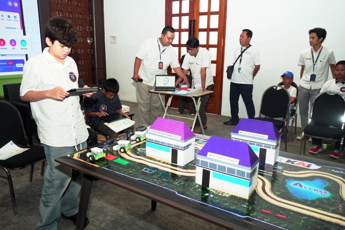 KAI Daop 9 Jember Commemorates National Children's Day with Robotics Competition