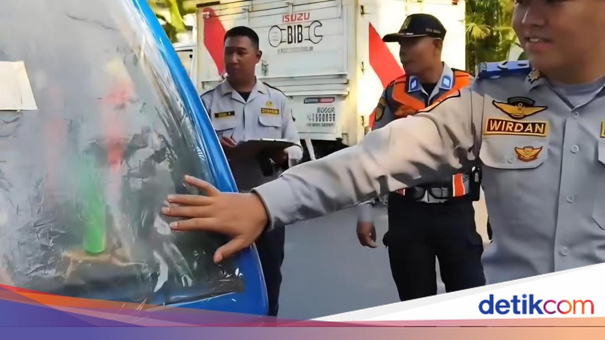 43 Old Public Minibuses in Bogor Seized, One Found with Plastic Sheet for Window