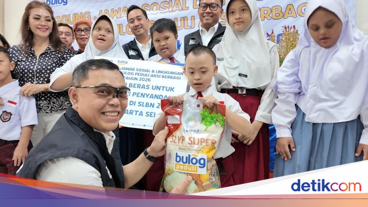 BULOG Distributes 500 Rice Packages to Children with Disabilities