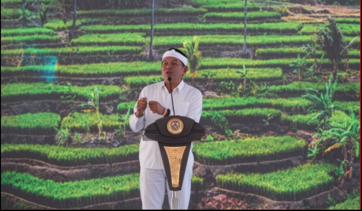 West Java Governor KDM Evaluates Old Angkot Fleet and Plans Husein Airport Reopening