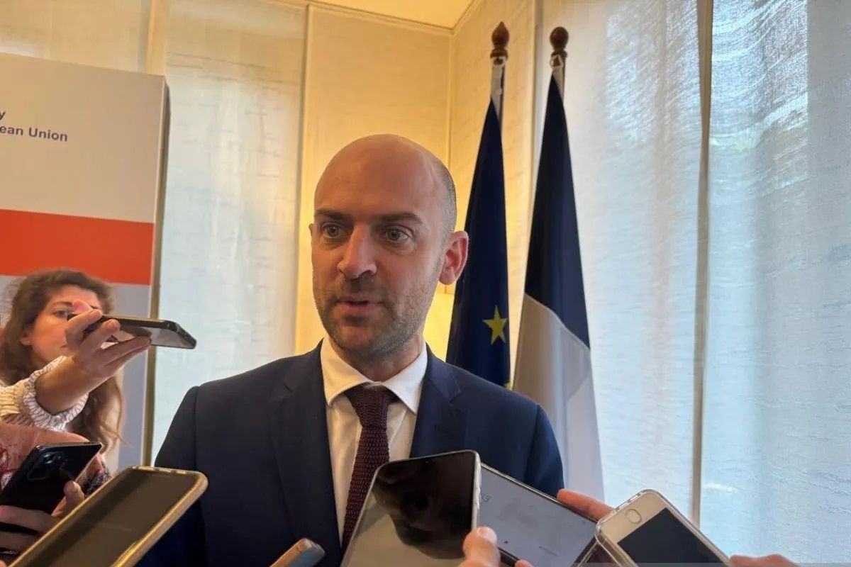 Foreign Minister Barrot: Two French diplomats detained in Iran have returned
