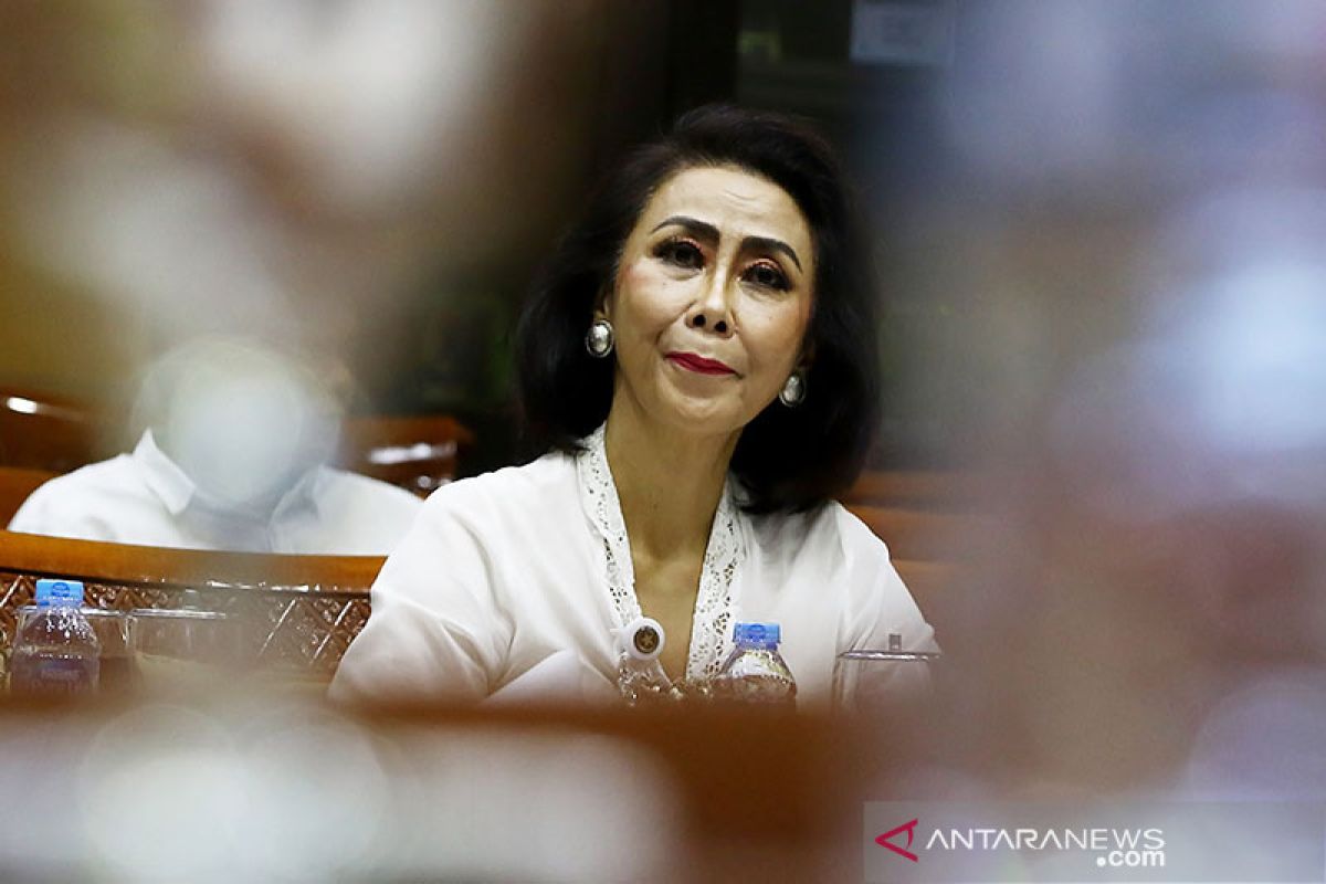 Legal Expert Urges Probe into Other Parties in Ex-Prosecutor's Corruption Case