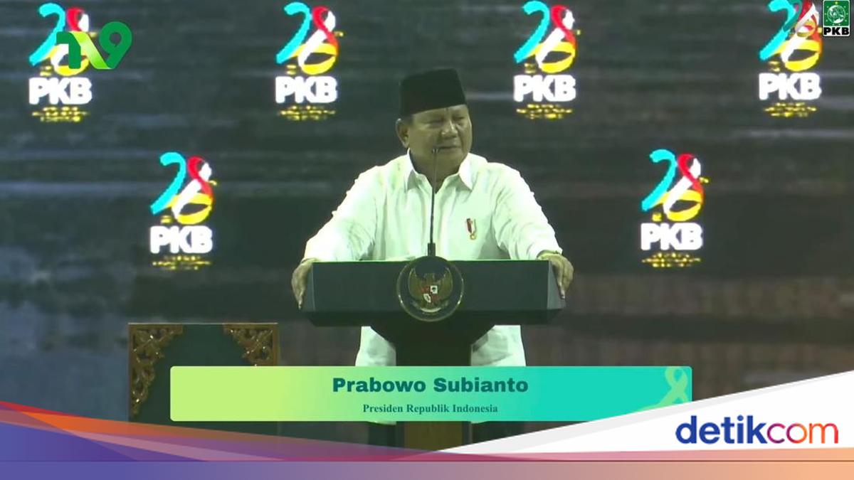 Prabowo Feels Honoured by PKB's 'Prabowonomics' T-Shirts, Jokingly Tells Gerindra Off