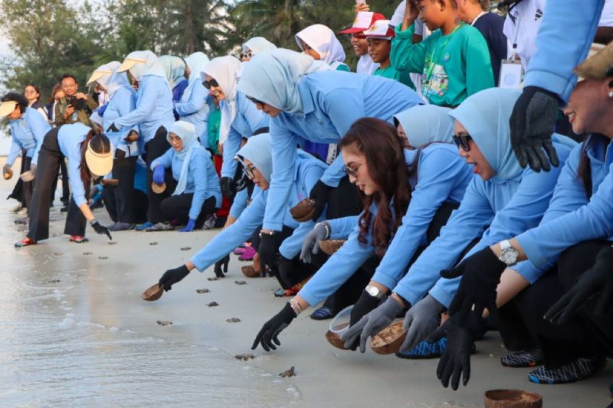 Selvi Gibran Marks National Children's Day with Marine Conservation in Bintan