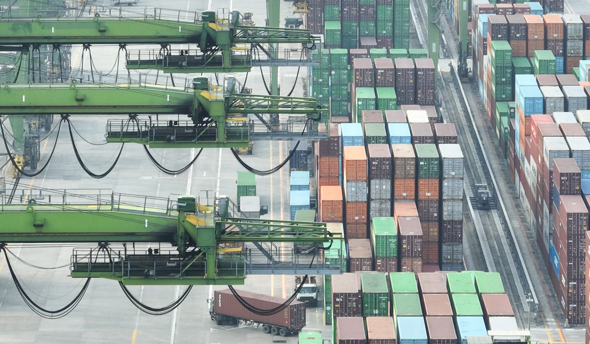 US Imposes New Tariffs on 60 Countries Including Indonesia