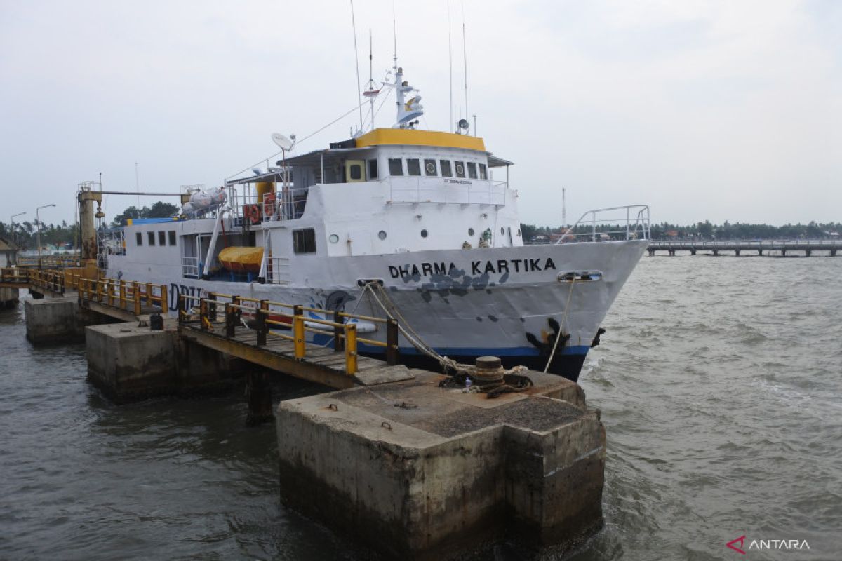 Port Authority Delays Situbondo-Madura Sailings Due to Severe Weather