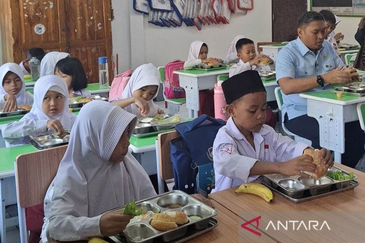 Sudaryono to Add Nutritional Education to Free Nutritious Meal Programme