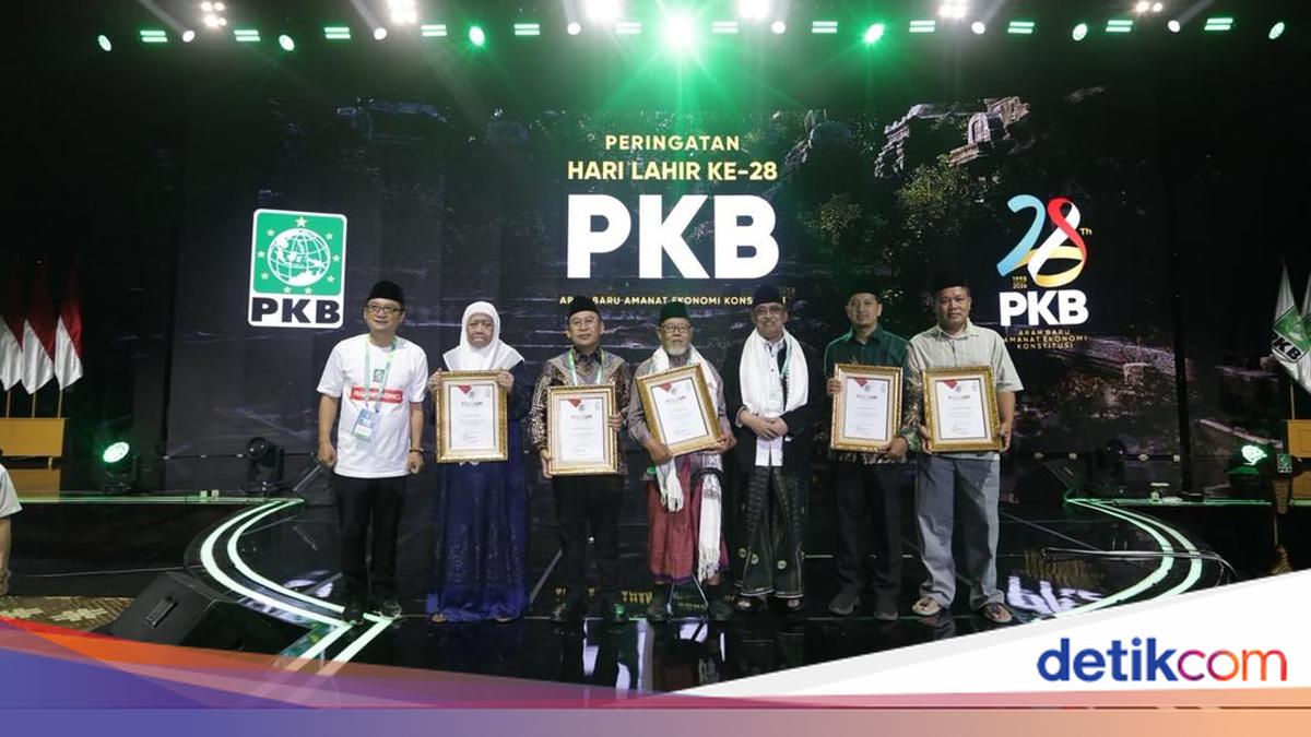 PKB Honours Five Kiai for Upholding Islamic Values and Nationalism