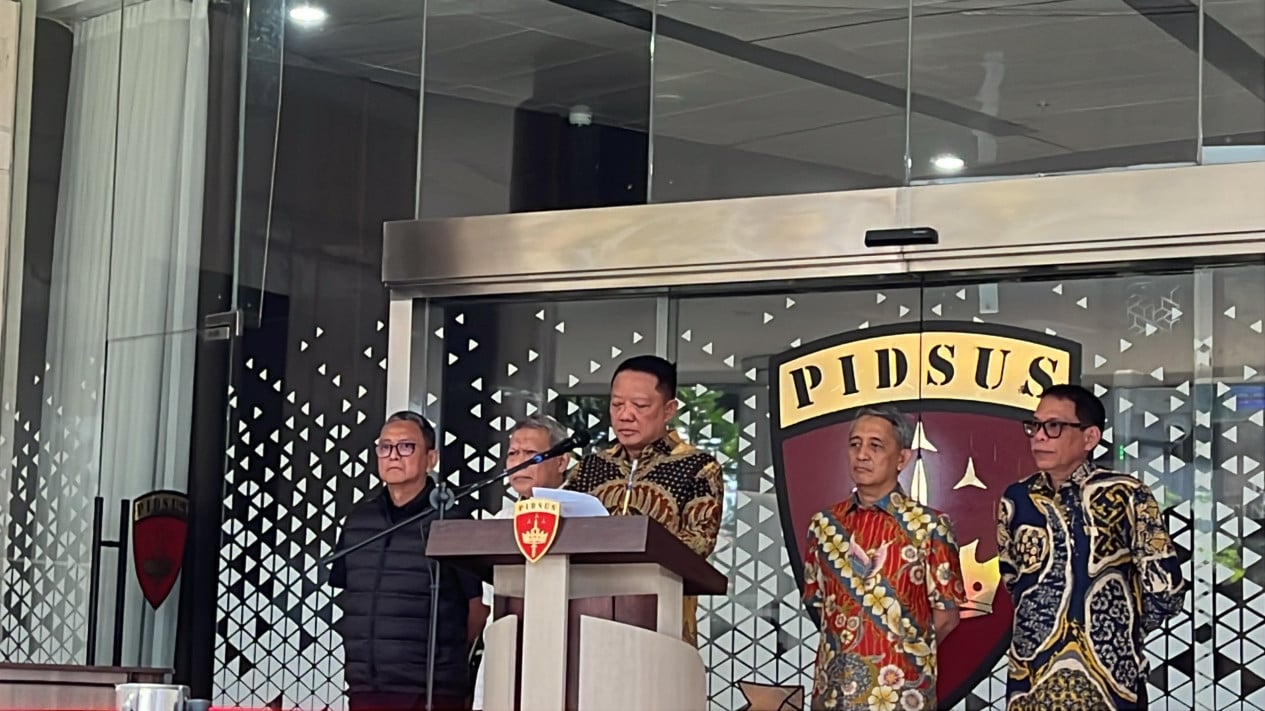 After Previous Absence, Febrie Adriansyah Finally Complies with AGO Summons