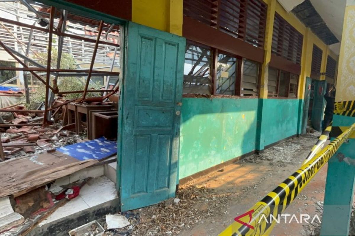 DKI to Form Special Team to Oversee School Repairs