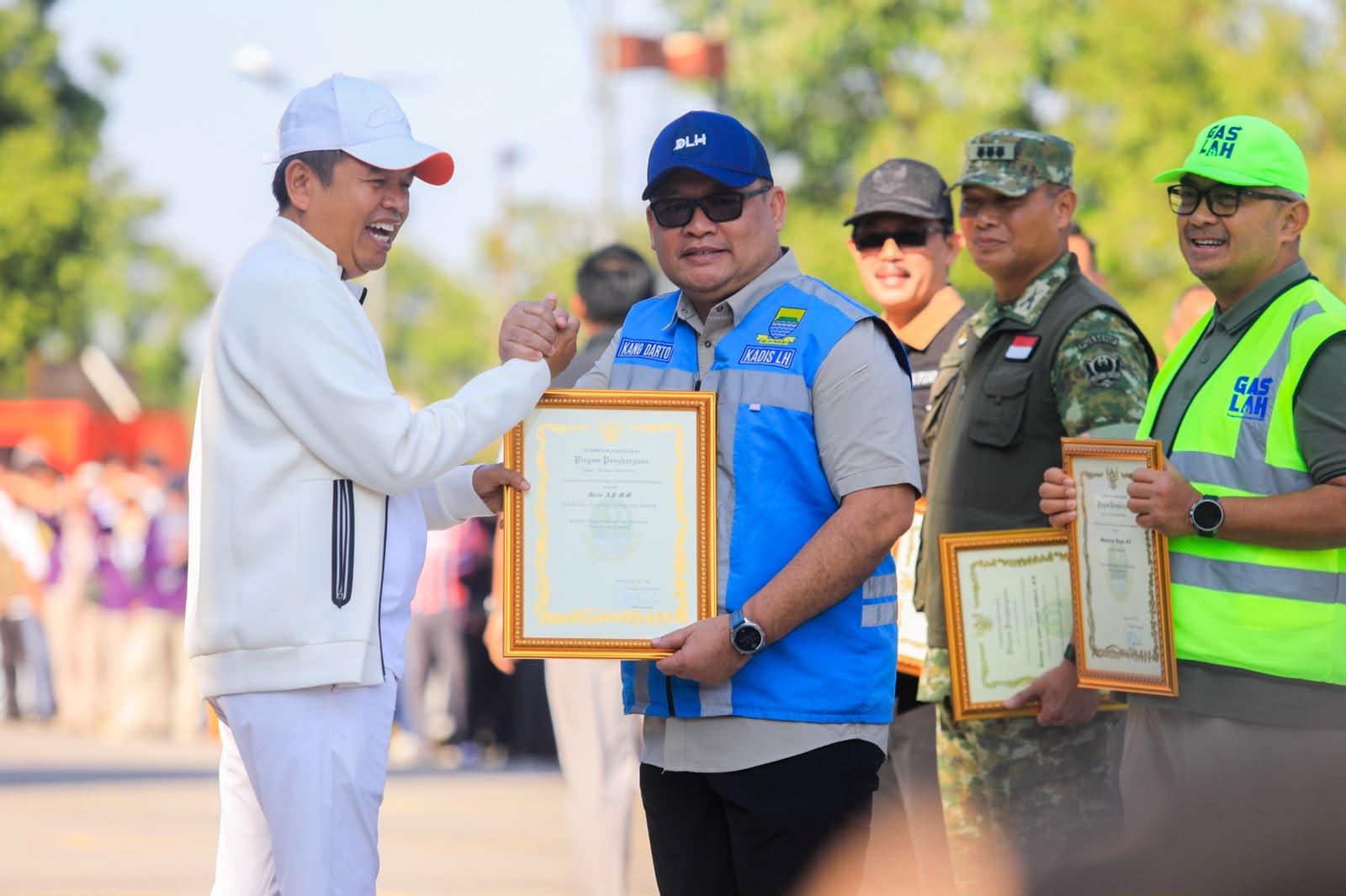 West Java Launches 'Jabar Berseka' Movement, Targets 80% Waste Resolution by 2029