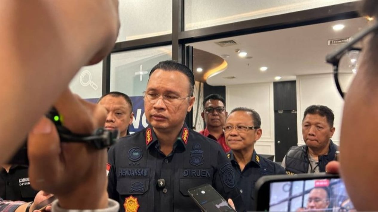Two Foreign Organisers of Bali's Entourage Run Leave Indonesia, Face Entry Ban