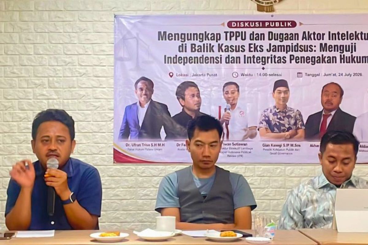 Expert Urges Probe into Ex-Jampidsus's Role in Forest Area Task Force