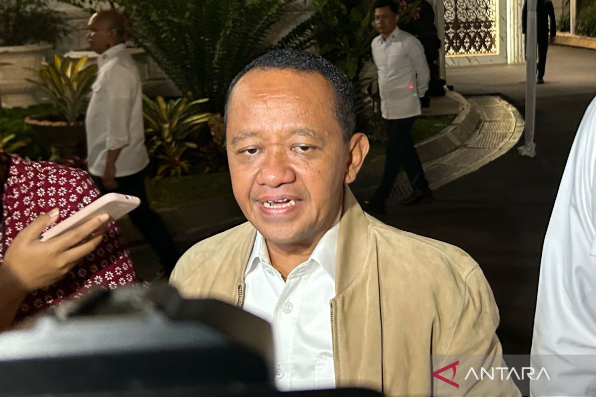 Hoax: Bahlil to impose tax on mobile phone users starting 2027