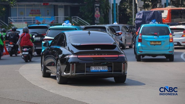 South Korea Develops New EV Battery: 12-Minute Charge for 800 km Range
