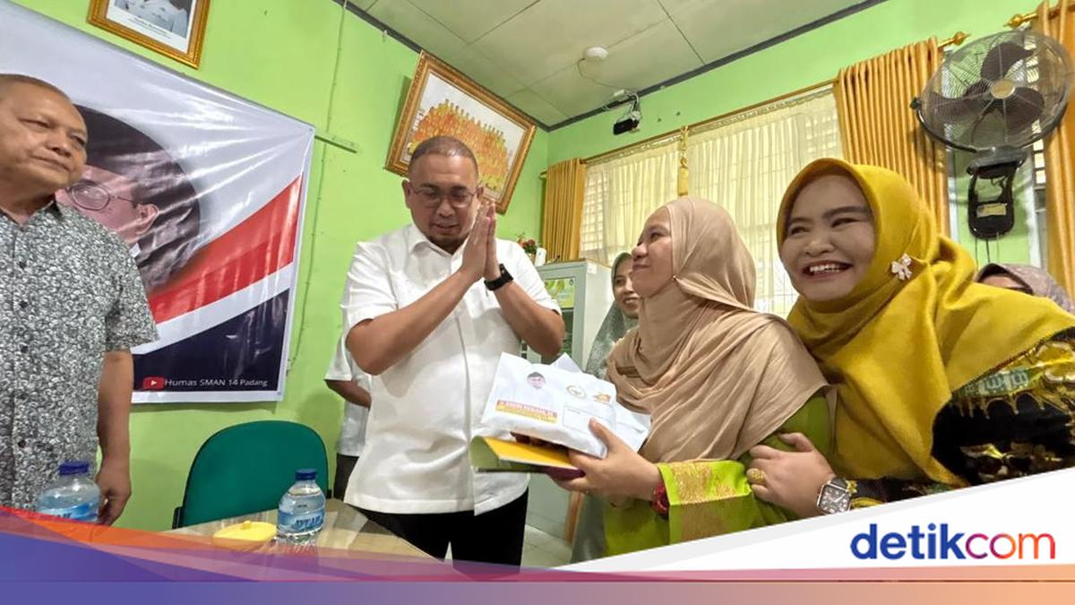 Andre Rosiade Provides Rp60 Million Aid for Students Admitted to Al Azhar University in Egypt