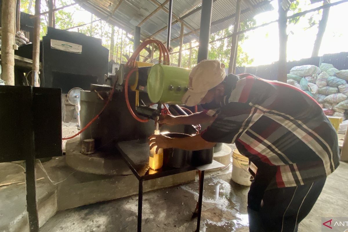 Bantul Community Transforms Plastic Waste into Alternative Fuel, Empowering Locals