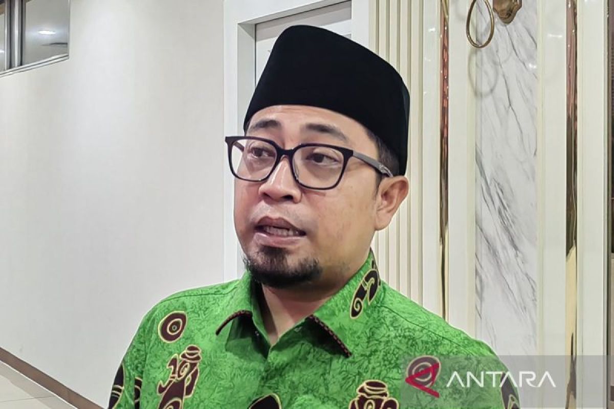 House Member Supports Trial of Civil Servant Placement Based on Domicile