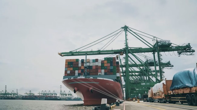 Trump Slaps 12.5% Tariff on Singapore, Lion City's Exports Hit