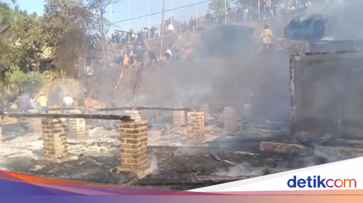 Fire Devastates Traditional Village in Sukabumi, 70 Homes Destroyed