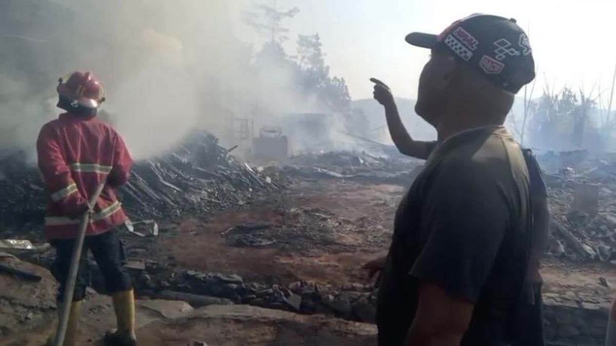 70 Homes Destroyed in Blaze at Sukabumi Traditional Village, 420 Displaced