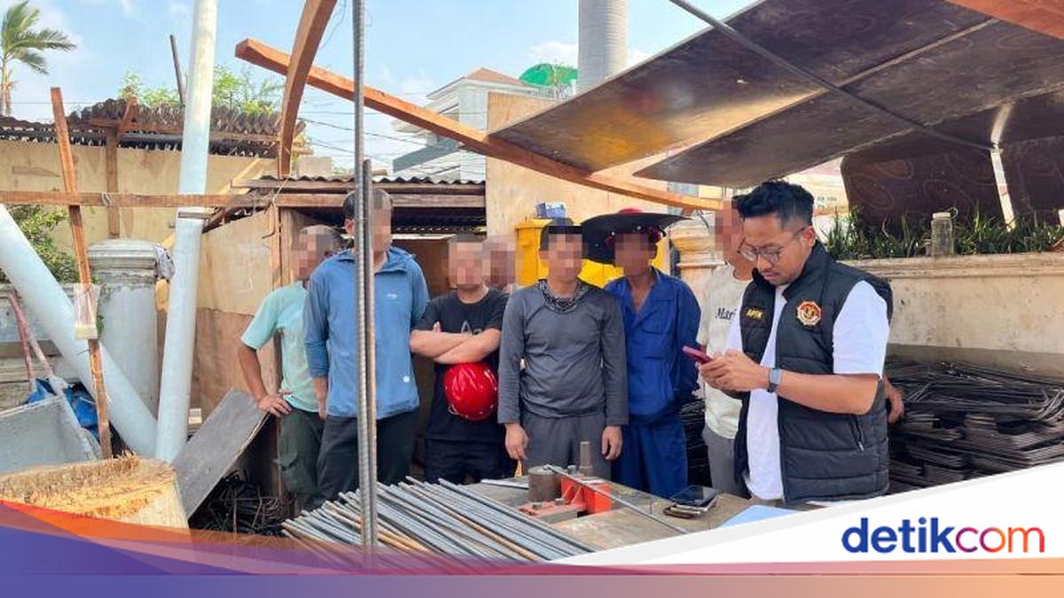 Ten Chinese Nationals Arrested for Working Illegally as Construction Labourers in North Jakarta