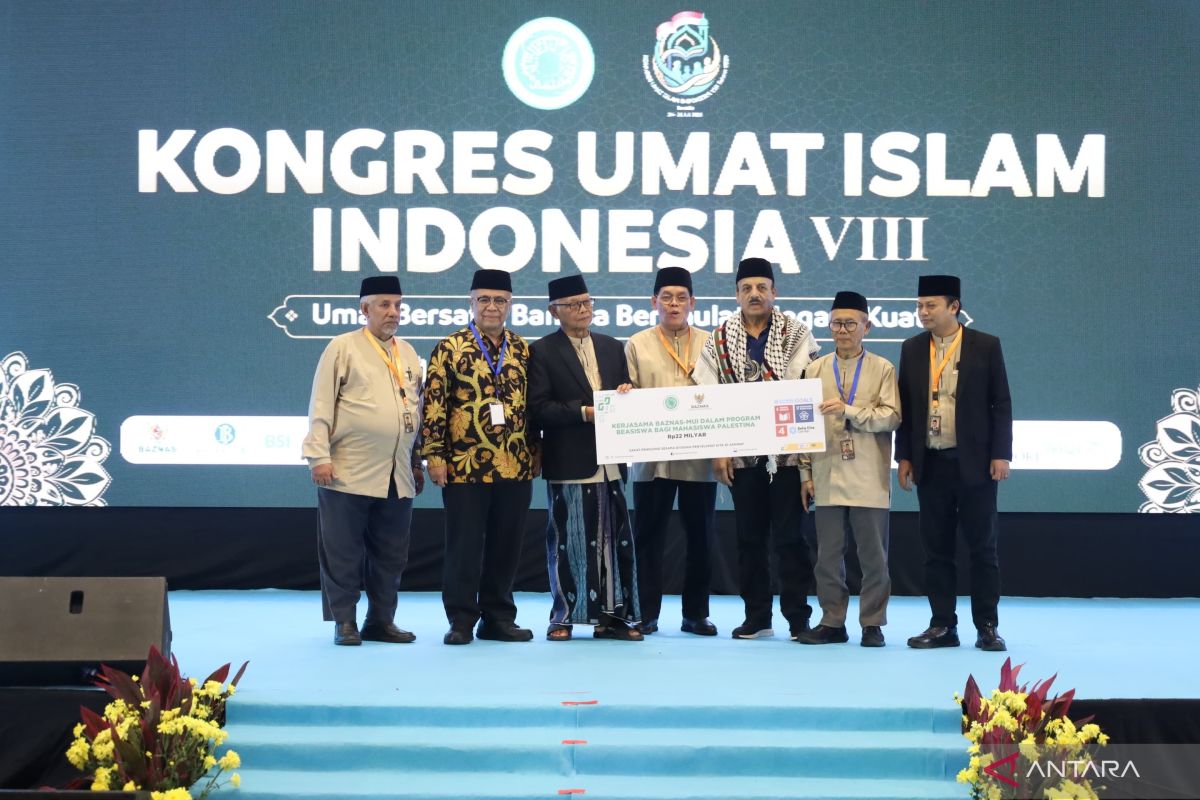 Baznas distributes Rp22 billion in scholarships for Palestinian students' education