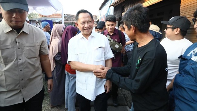 Home Affairs Minister Applauds Open Tender Scheme in Bandung Housing Programme