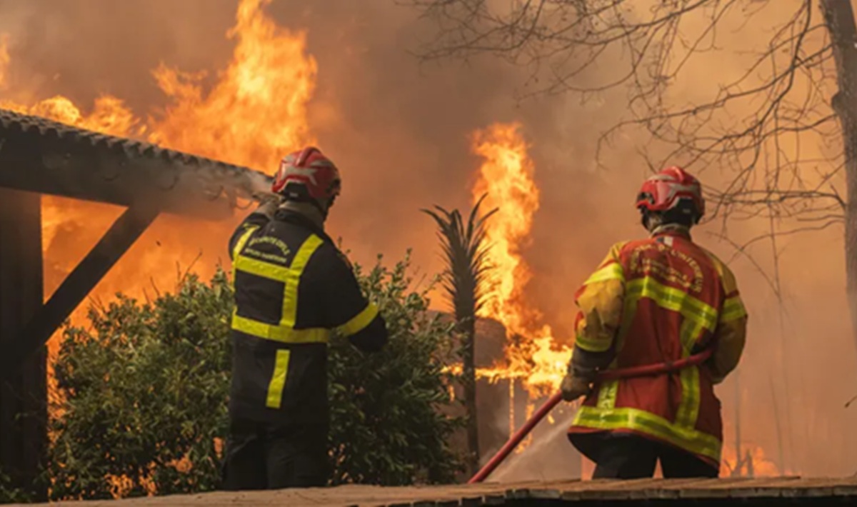 250,000 Evacuated in France and Spain as European Wildfires Rage