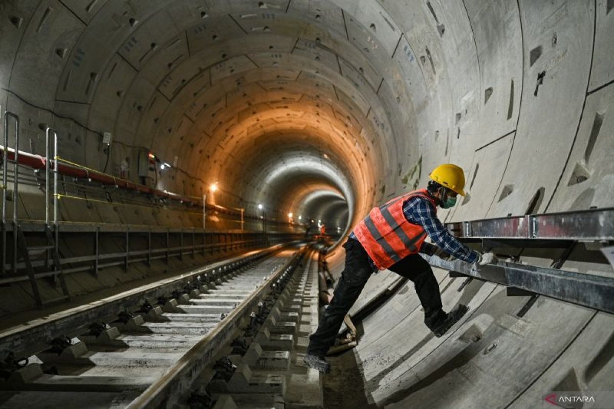 Jakarta weekly roundup: sports commitment to Monas MRT station