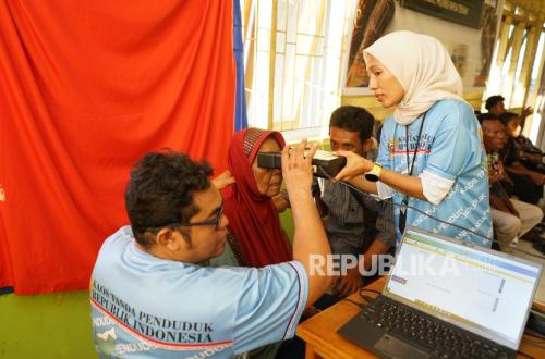 Dukcapil Accelerates Population Data Collection in Nabire, Targeting 10,000 Residents