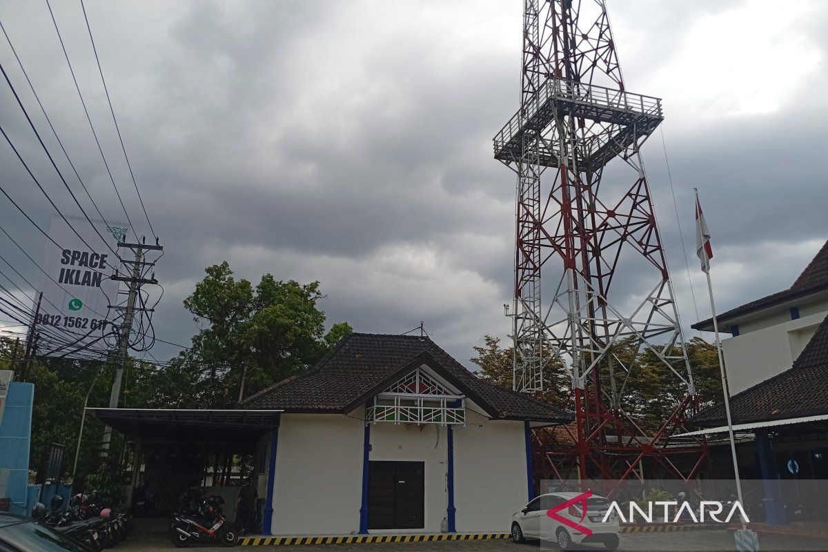 BMKG warns of rain in several major Indonesian cities on Sunday
