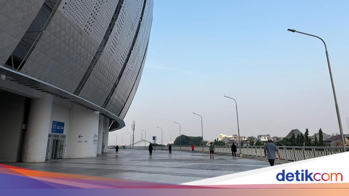 Running Away from North Jakarta