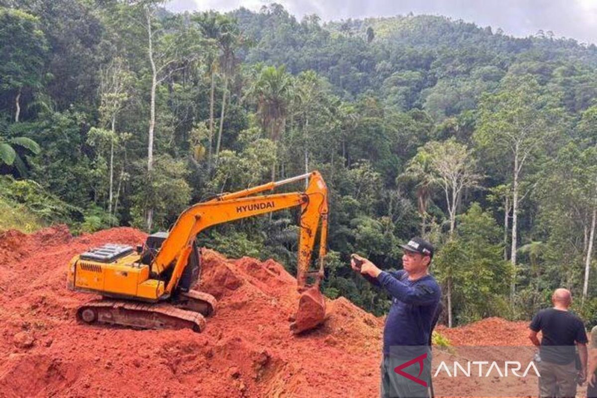 Forestry Ministry cracks down on illegal gold mine in North Sulawesi