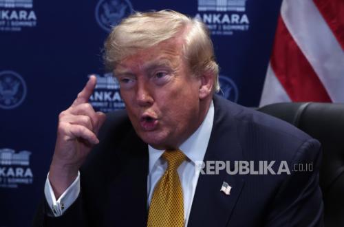 Trump Backs Down from Iran Escalation Amid Depleting Interceptor Missile Stocks
