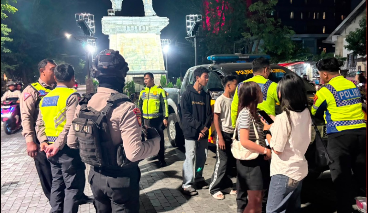 Police Crack Down on Noisy Motorbikes Disturbing Hospital Patients in Solo