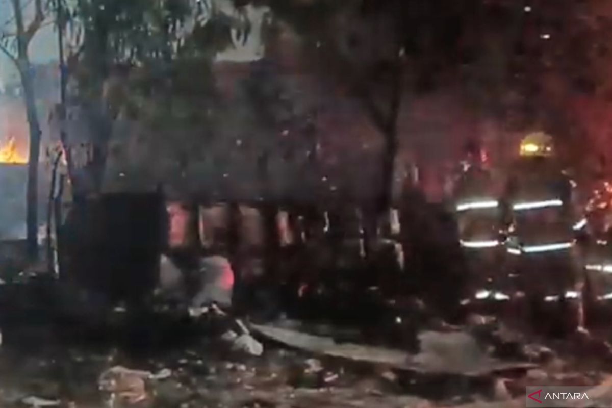 Gas Shop Fire in Pulogebang Suspected to be Caused by Electrical Short Circuit
