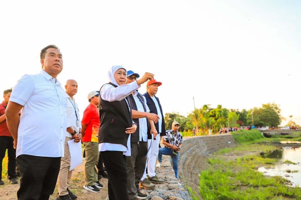 Khofifah calls for collaboration to preserve rivers
